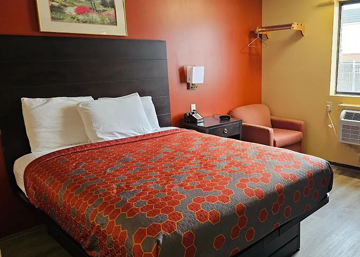 Budgetel Inn & Suites