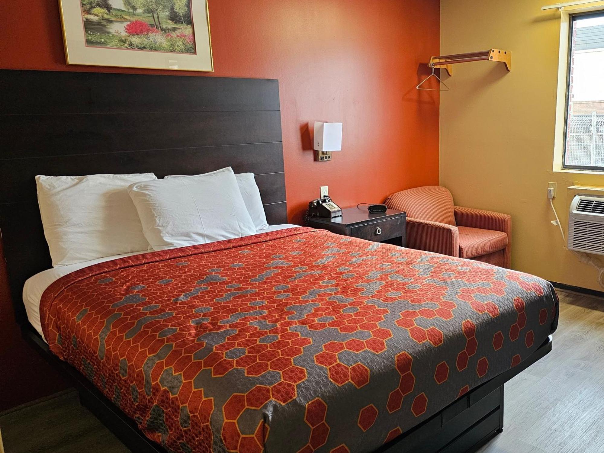 Budgetel & Hotel Fort Scott